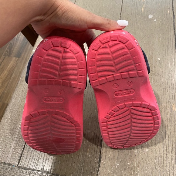 Semi used crocs - Picture 4 of 4